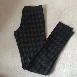 Houndstooth leggings!